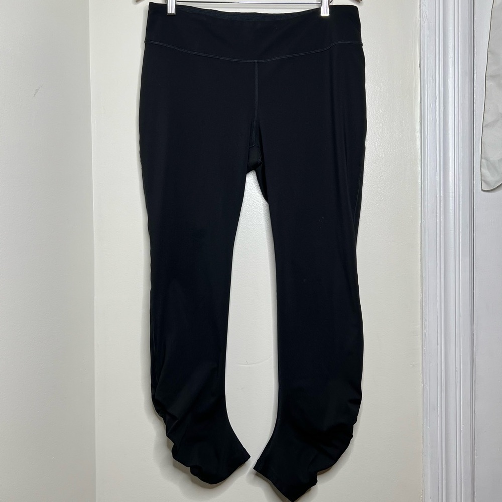 New Balance Black Athletic Workout Leggings Women’s size XL ruching at bottom